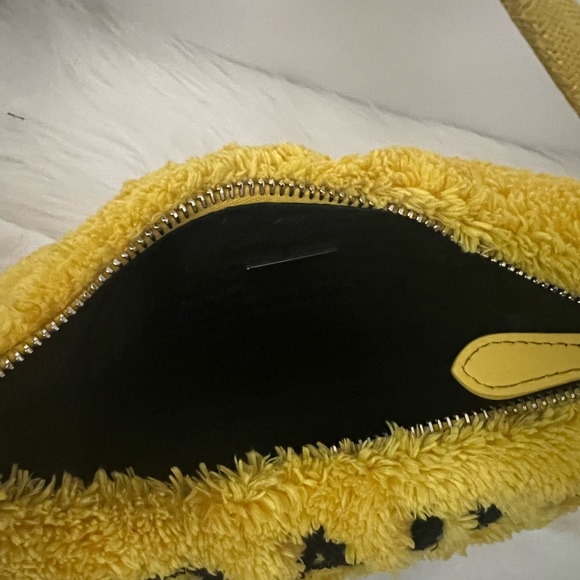 Prada Re-edition Terry Bag - Picture 3 of 6